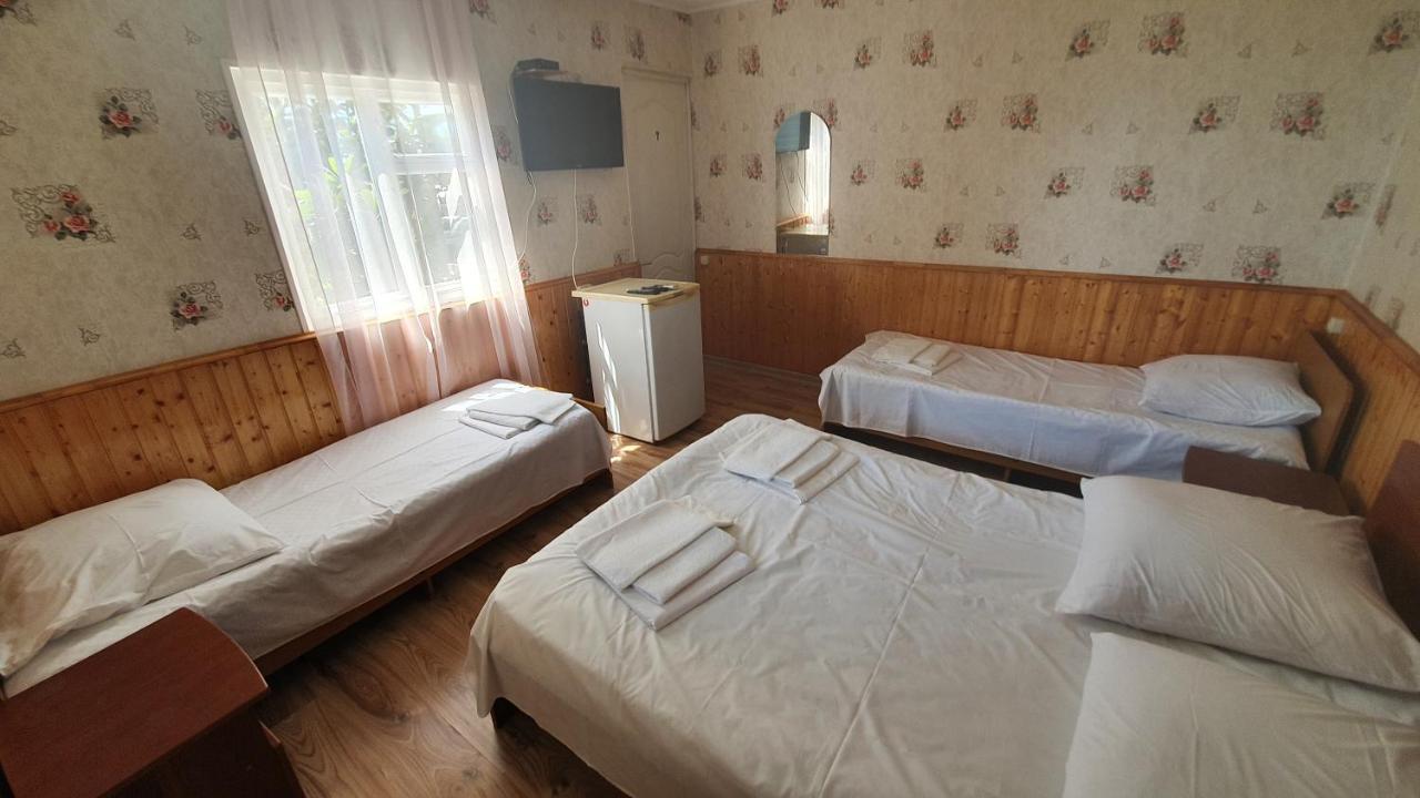 Hôtel Ривер Гагра Extérieur photo