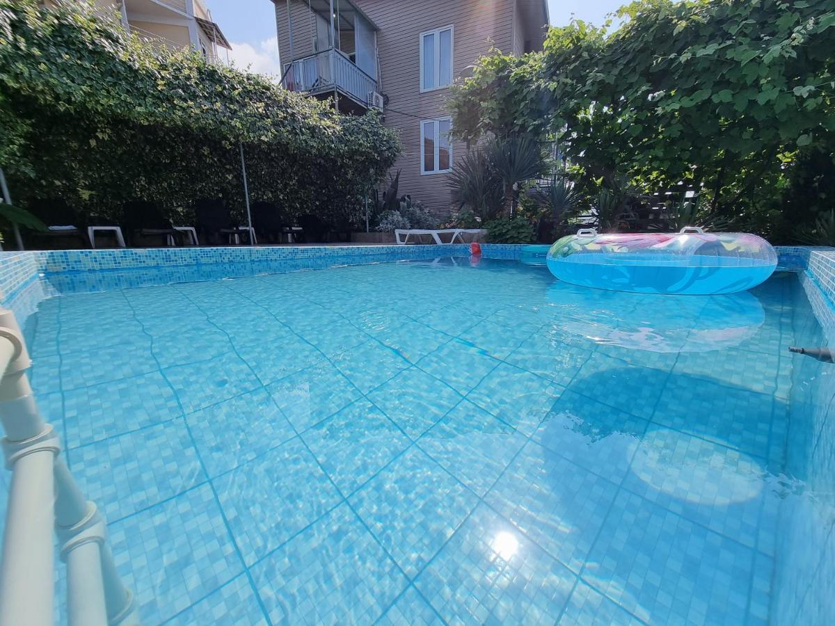 Hôtel Ривер Гагра Extérieur photo