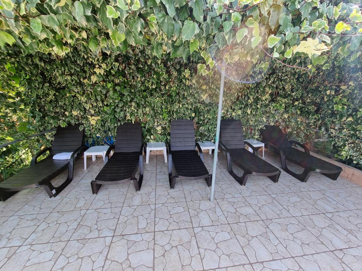 Hôtel Ривер Гагра Extérieur photo