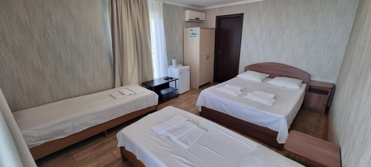 Hôtel Ривер Гагра Extérieur photo